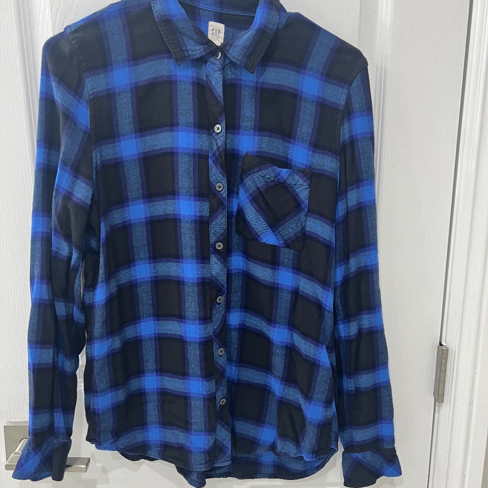GAP Long Sleeve Button Up